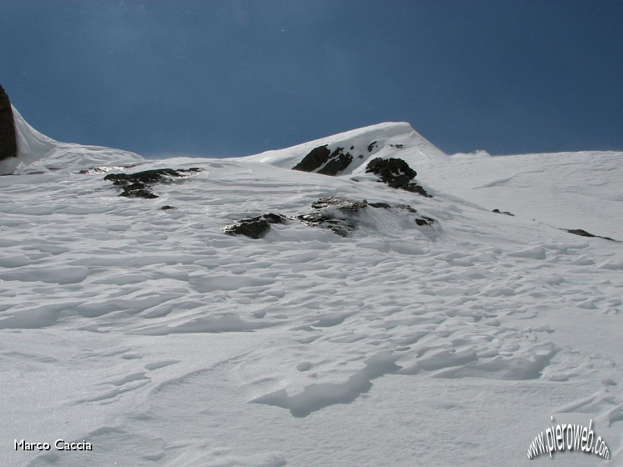 08_Neve modellata dal vento.JPG